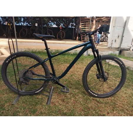 VELO KONA CINDERCONE COULEUR VERT 8/10 (DEPOT VENTE)