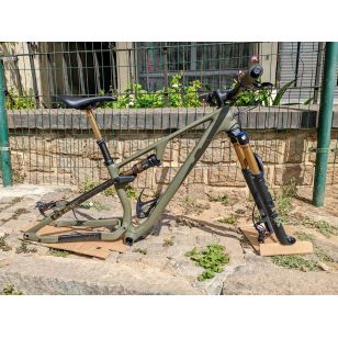 CADRE VTT AMS 111 - TAILLE S - AVEC FOURCHE - GUIDON - FREIN COMPLET - TDS - SELLE - SUPP GPS - PORTE BIDON - AXE ARRIERE NEWMEN